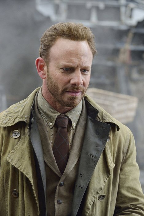Ian Ziering - Defiance - The Beauty of Our Weapons - Z filmu