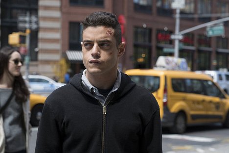 Rami Malek - Mr. Robot - eps1.2_d3bug.mkv - Filmfotos