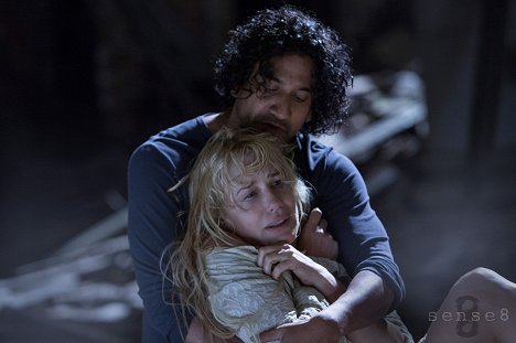 Daryl Hannah, Naveen Andrews - Sense8 - Limbic Resonance - Kuvat elokuvasta