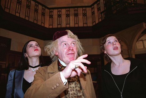 Felicity Jones, Georgina Sherrington - Eine lausige Hexe in Cambridge - Filmfotos
