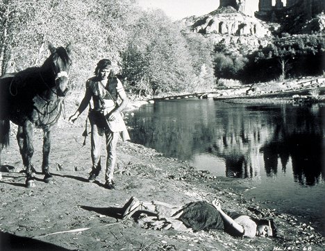 Burt Lancaster, Jean Peters - Apache - Photos