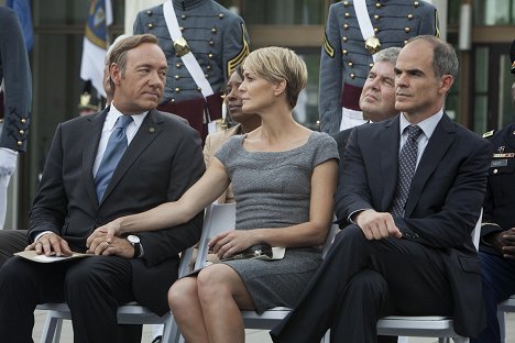 Kevin Spacey, Robin Wright, Michael Kelly - House of Cards - 8. luku - Kuvat elokuvasta