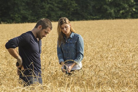 Antony Starr, Ivana Milicevic - Banshee - The Truth About Unicorns - De la película