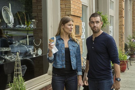 Ivana Milicevic, Antony Starr - Banshee - Small Town. Big Secrets. - The Truth About Unicorns - Photos