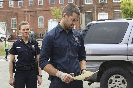 Trieste Kelly Dunn, Antony Starr - Banshee - Snakes and Whatnot - De la película