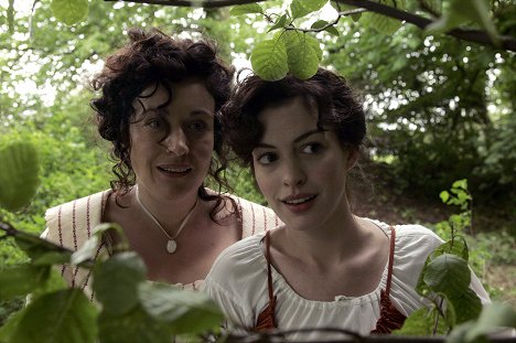 Lucy Cohu, Anne Hathaway - Becoming Jane - Photos