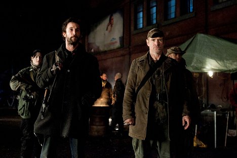 Noah Wyle, Will Patton - Falling Skies - Young Bloods - Z filmu