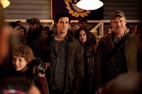 Maxim Knight, Drew Roy, Will Patton - Falling Skies - Machtkämpfe - Filmfotos