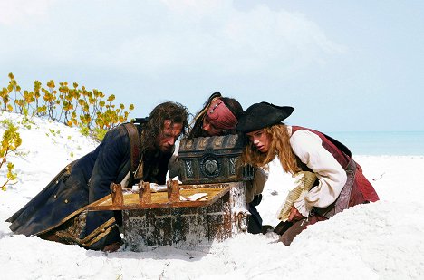 Jack Davenport, Johnny Depp, Keira Knightley - Fluch der Karibik 2 - Filmfotos