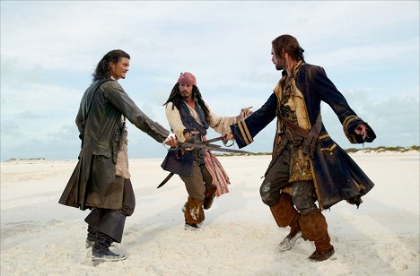 Orlando Bloom, Johnny Depp, Jack Davenport - A Karib-tenger kalózai 2. - Holtak kincse - Filmfotók