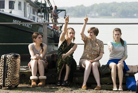Zosia Mamet, Jemima Kirke, Lena Dunham, Allison Williams - Girls - Dům na pláži - Z filmu