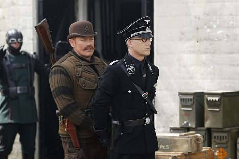 Neal McDonough, Reed Diamond - Agents of S.H.I.E.L.D. - Varjoissa - Kuvat elokuvasta