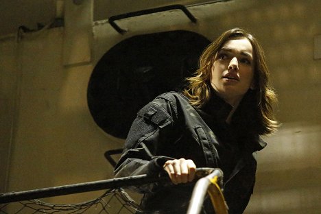 Elizabeth Henstridge - Agents of S.H.I.E.L.D. - Making Friends and Influencing People - Photos