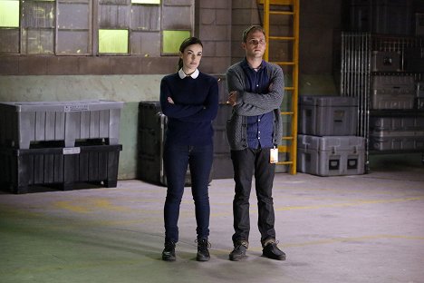 Elizabeth Henstridge, Iain De Caestecker - Marvel : Les agents du S.H.I.E.L.D. - L'Ennemi commun - Film