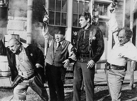 Moe Howard, Adam West, Larry Fine - The Outlaws Is Coming - Film