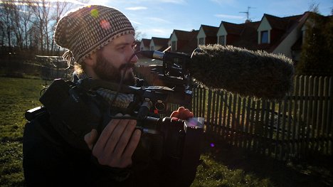 Tomáš Kratochvíl - Český žurnál - Ubytovny - De la película