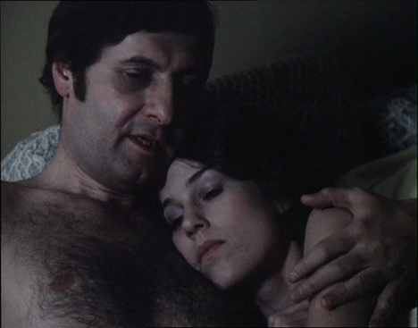 Joseph Bologna, Lee Remick - Torn Between Two Lovers - Z filmu
