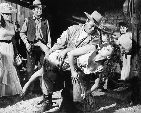 John Wayne, Maureen O'Hara - McLintock! - Photos