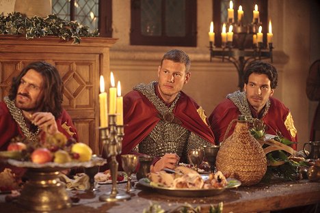 Eoin Macken, Tom Hopper, Santiago Cabrera - Merlin - Nejtemnější hodina: část 1. - Z filmu