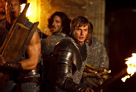 Tom Hopper, Bradley James - As Aventuras de Merlin - O véu entre os mundos - parte 1 - De filmes