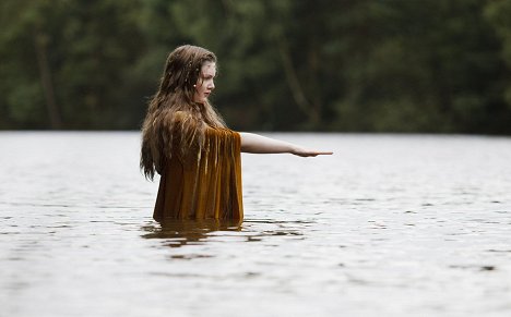 Holliday Grainger - Merlin – Die neuen Abenteuer - Auf dem Wege nach Avalon - Filmfotos