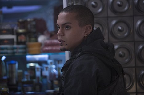 Evan Ross - Los juegos del hambre: Sinsajo, Parte 2 - De la película