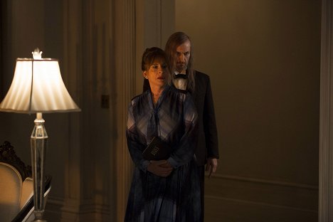 Patti LuPone, Denis O'Hare - American Horror Story - The Replacements - Photos