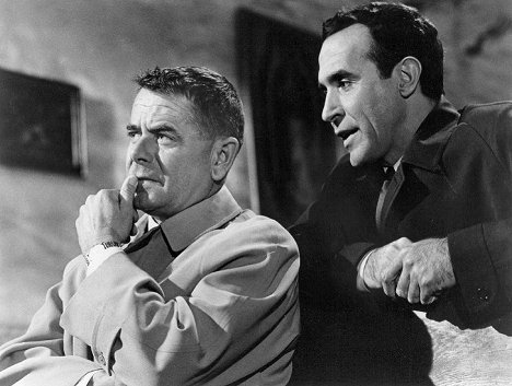 Glenn Ford, Ricardo Montalban - The Money Trap - Filmfotos