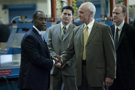 Don Cheadle, Alan Dale - House of Lies - Microphallus - Photos