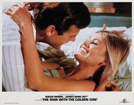 Roger Moore, Britt Ekland - L'Homme au pistolet d'or - Cartes de lobby