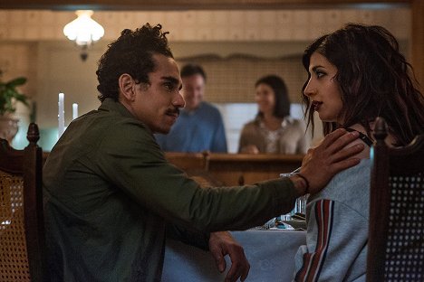 Ray Santiago, Dana DeLorenzo - Ash vs. Evil Dead - A csali - Filmfotók