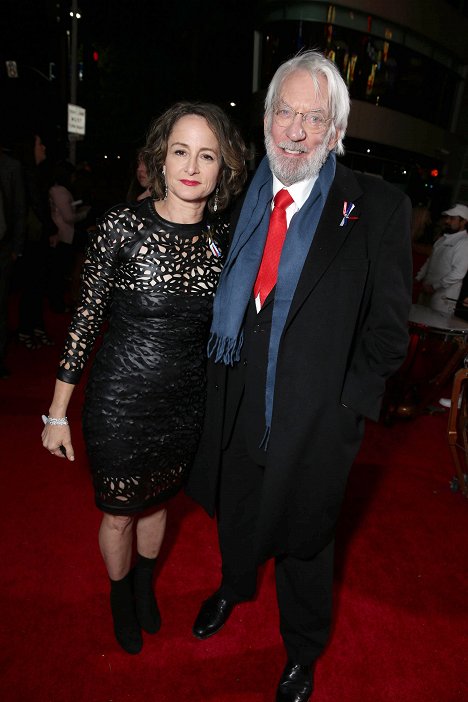 Nina Jacobson, Donald Sutherland - Los juegos del hambre: Sinsajo, Parte 2 - Eventos