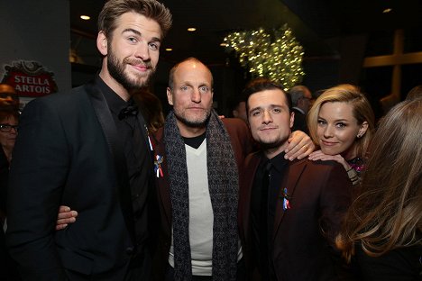 Liam Hemsworth, Woody Harrelson, Josh Hutcherson, Elizabeth Banks - Nälkäpeli – Matkijanärhi, osa 2 - Tapahtumista