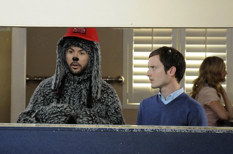 Jason Gann, Elijah Wood - Wilfred - Přijetí - Z filmu