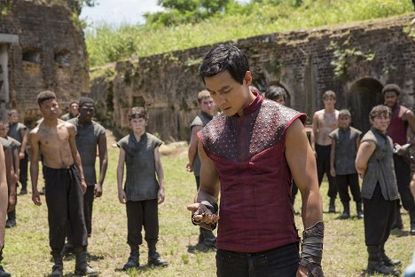 Daniel Wu Yin-cho - Into the Badlands - The Fort - Photos