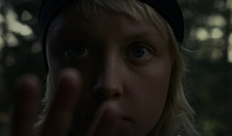 Anna Kuusamo - Älä kuiskaa ystävän suuhun - Filmfotos