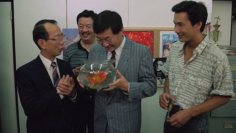 Kan-Wing Tsang, Teddy Yip, Michael Hui, Samuel Hui - Xin ban jin ba liang - Filmfotos