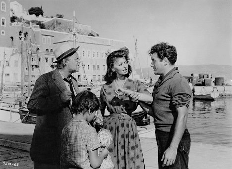 Laurence Naismith, Sophia Loren - Der Knabe auf dem Delphin - Filmfotos