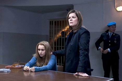 Hayden Panettiere, Marcia Gay Harden - Amanda Knox: Murder on Trial in Italy - Z filmu