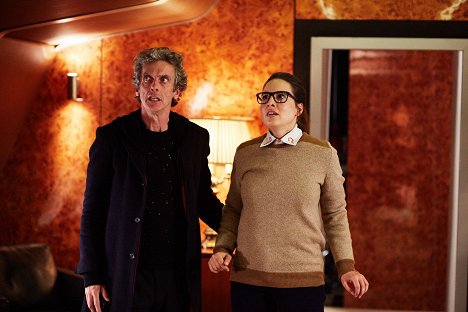 Peter Capaldi, Ingrid Oliver - Doctor Who - Die Invasion der Zygonen - Filmfotos