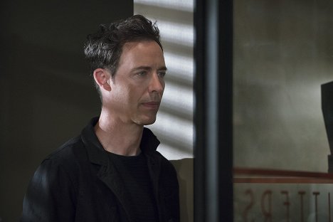 Tom Cavanagh - The Flash - The Darkness and the Light - Photos