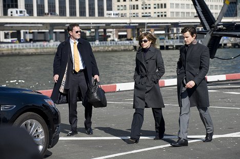 Tim DeKay, Natalie Morales, Matt Bomer - Ve službách FBI - Past na láhev - Z filmu