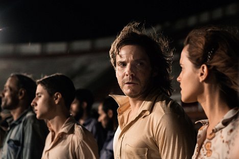 Daniel Brühl, Emma Watson - Colonia - Photos