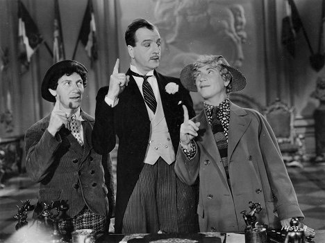 Chico Marx, Louis Calhern, Harpo Marx - Sopa de ganso - De la película