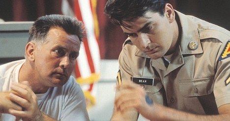 Martin Sheen, Charlie Sheen - El valor del honor - De la película