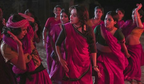 Divya Jagdale, Madhuri Dixit - Pink Gang - Photos