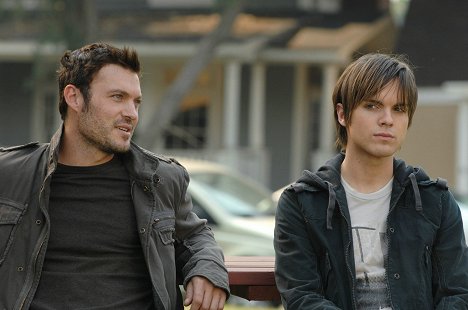 Brian Austin Green, Thomas Dekker - Terminator: The Sarah Connor Chronicles - What He Beheld - Photos