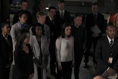 Ming-Na Wen, Elizabeth Henstridge, Iain De Caestecker - Agents of S.H.I.E.L.D. - Many Heads, One Tale - Kuvat elokuvasta