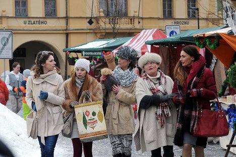 Amáta Skalová, Bára Fišerová, Šárka Ullrichová, Valérie Zawadská, Alice Bendová - Christmas "Killing Joke" - Photos