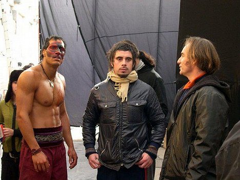 Marko Zaror, Ernesto Díaz Espinoza - Kiltro - Van de set